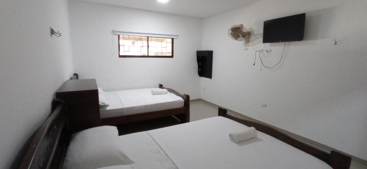 Hotel Perla Real 圣玛尔塔 外观 照片