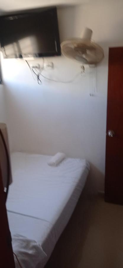 Hotel Perla Real 圣玛尔塔 外观 照片