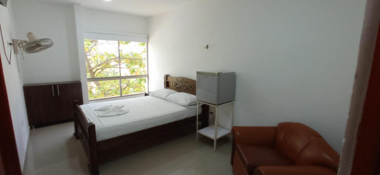 Hotel Perla Real 圣玛尔塔 外观 照片