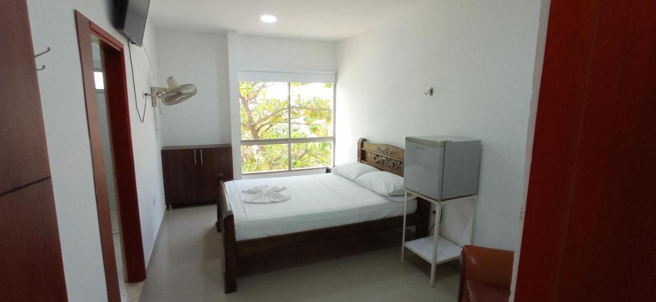Hotel Perla Real 圣玛尔塔 外观 照片