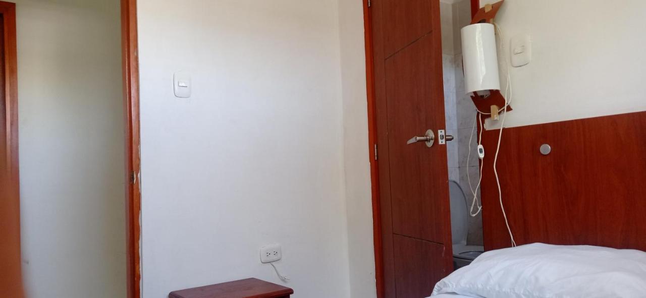 Hotel Perla Real 圣玛尔塔 外观 照片