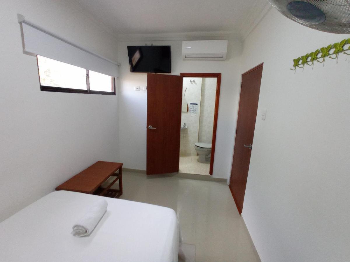 Hotel Perla Real 圣玛尔塔 外观 照片