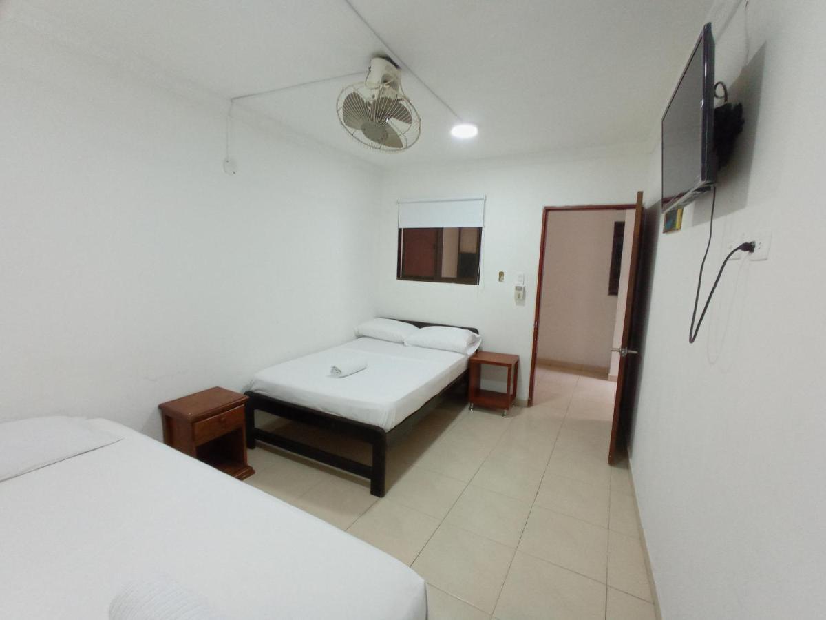 Hotel Perla Real 圣玛尔塔 外观 照片